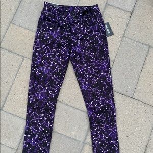 💕👖NWT Hot Topic Galaxy Print Skinny Jeans👖💕